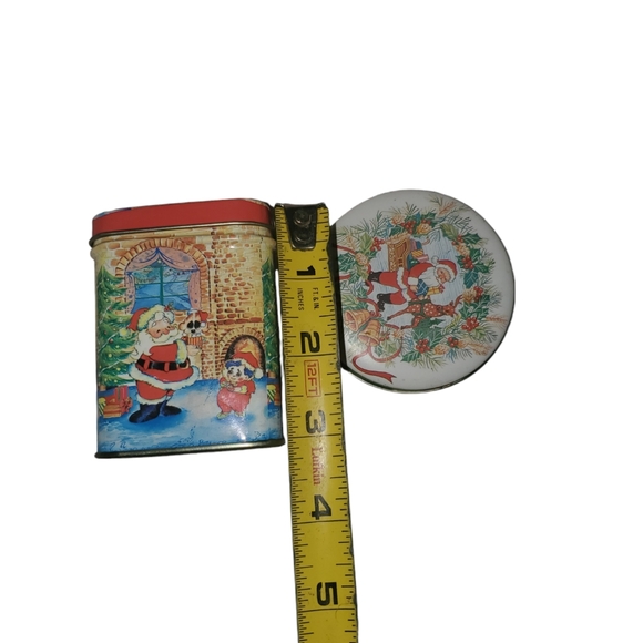 Vintage Christmas tins with candles inside - Picture 3 of 4